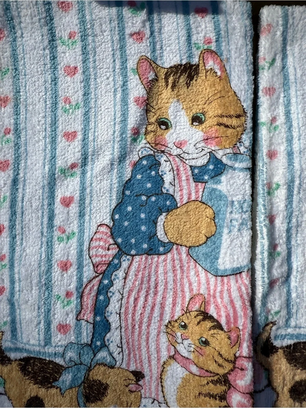 Vintage 90’s Kitchen Dish Towels Set Cat Hearts Stripes Print White Blue Pink 2